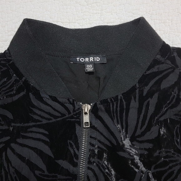 Torrid Black Velour Velvet Bomber Jacket - Picture 7 of 8
